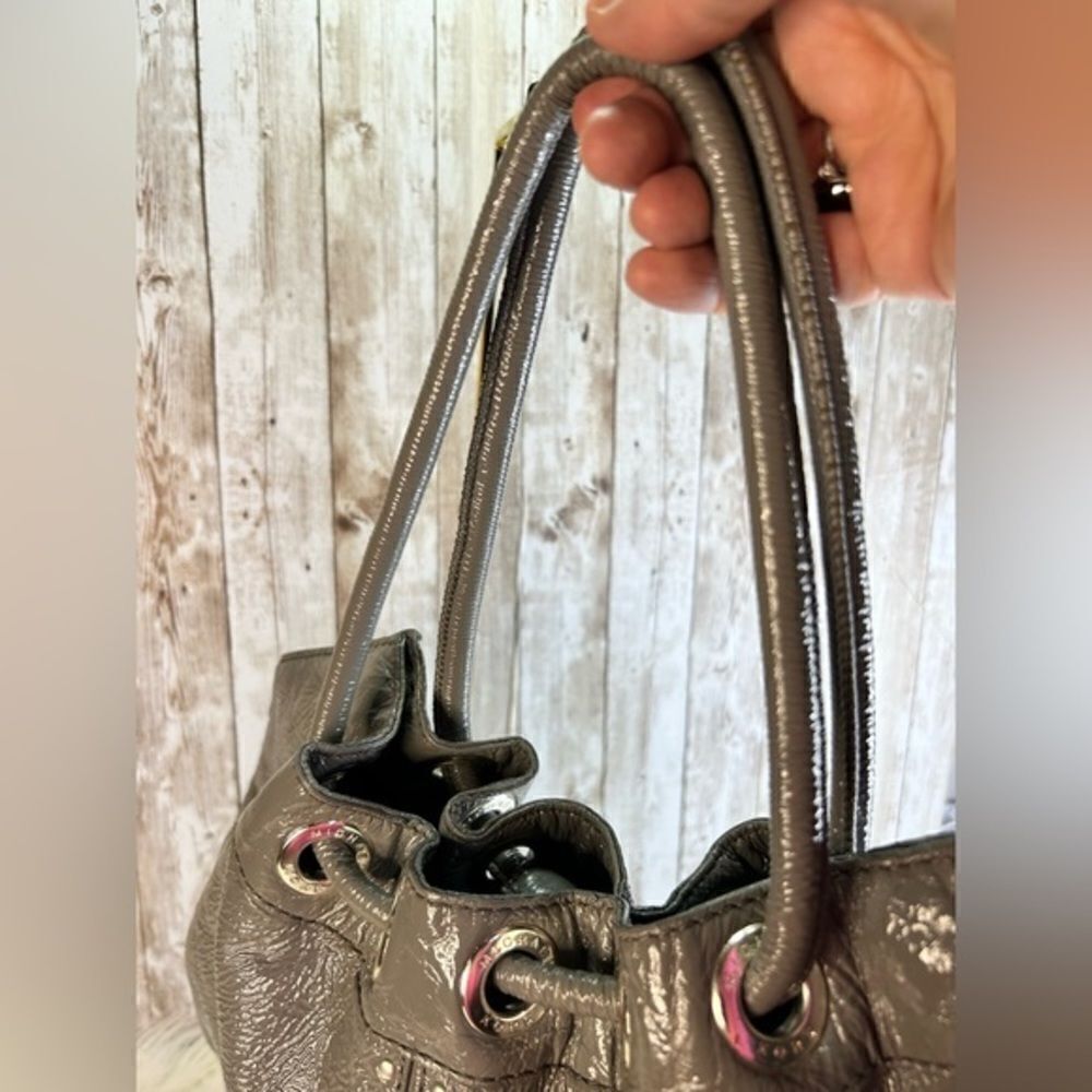 Michael Kors Large Drawstring Metallic Grey Pebbled Leather, Studded Tote EUC - Picture 9 of 10